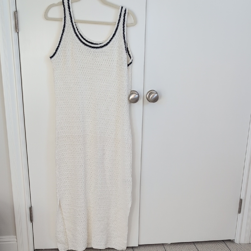Vineyard Vines White and Black Knit Maxi Dress